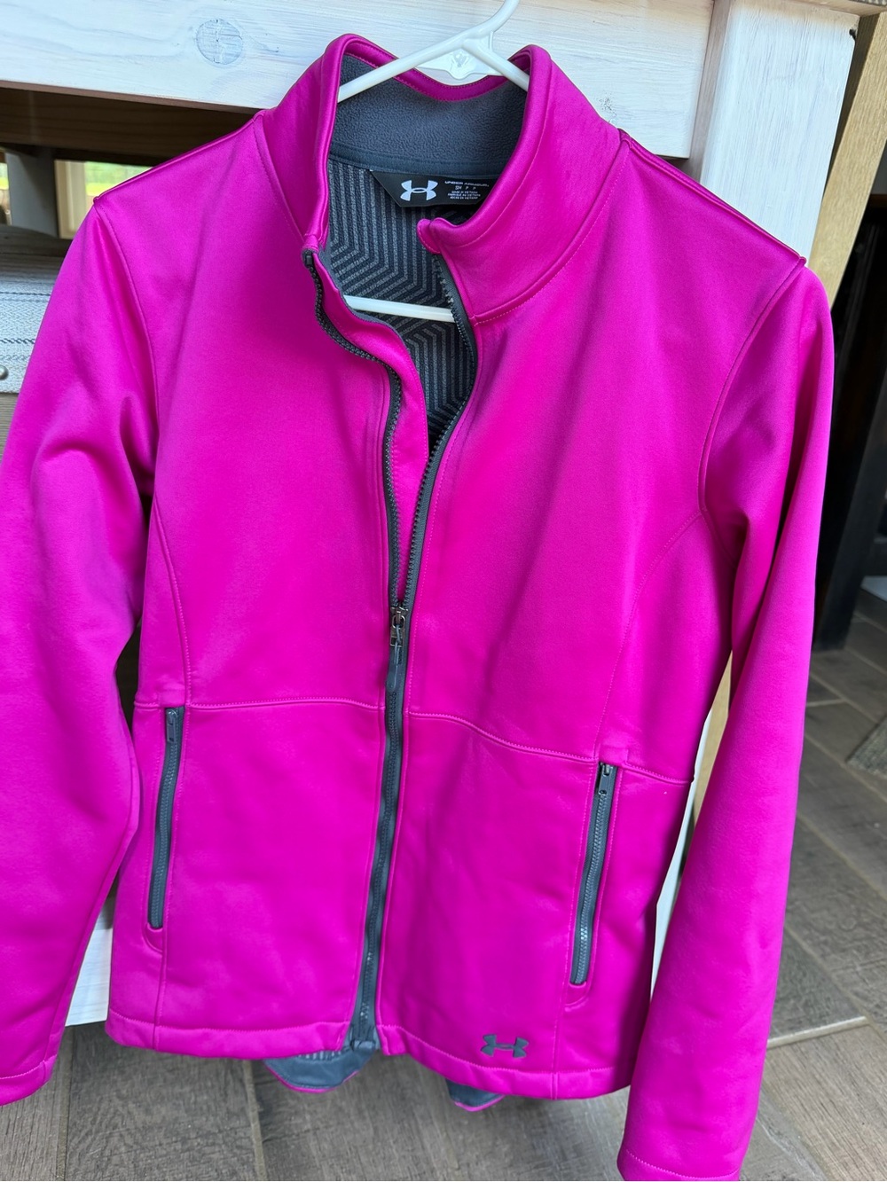Under Armour Women's Hot Pink Full-Zip Softshell Jacket size small NWOT